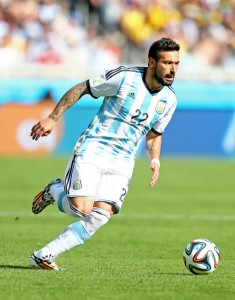 Lavezzi entró por Agüero y creó espacios. Foto de  Ronald Martinez/Getty Images South America / Vía Zimbio